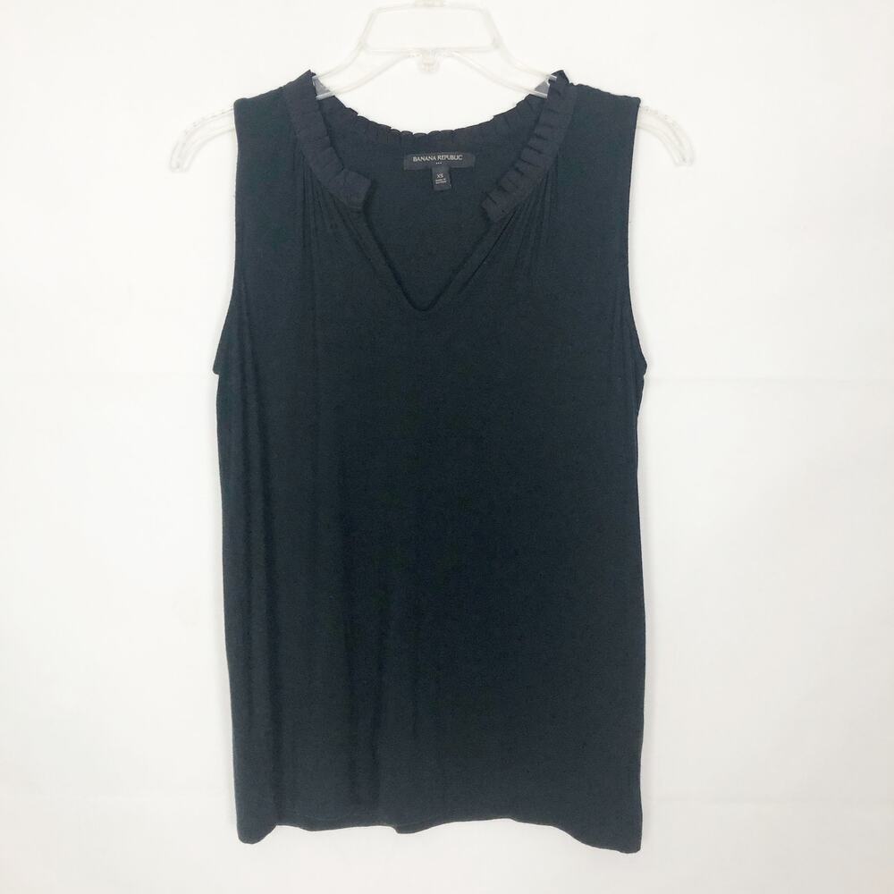 Banana Republic Sleeveless V-Neck Black Top Size XS Workwear Casual